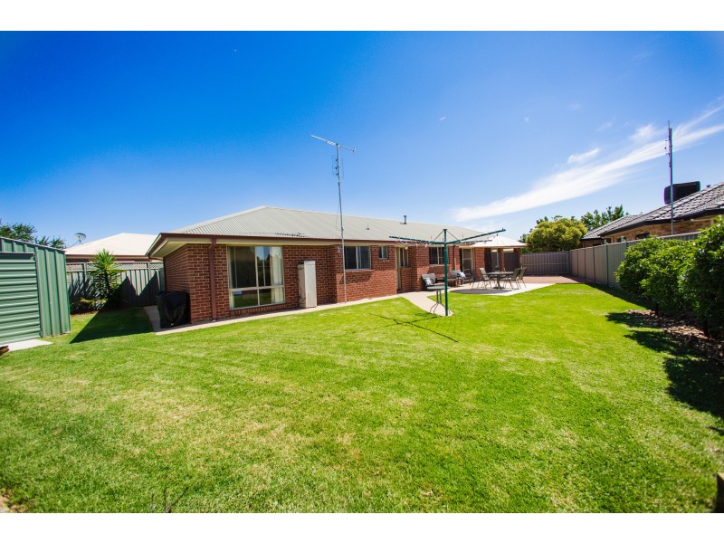 10 Victoria Place, Echuca VIC 3564