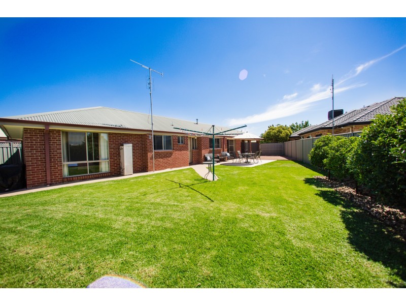 10 Victoria Place, Echuca VIC 3564