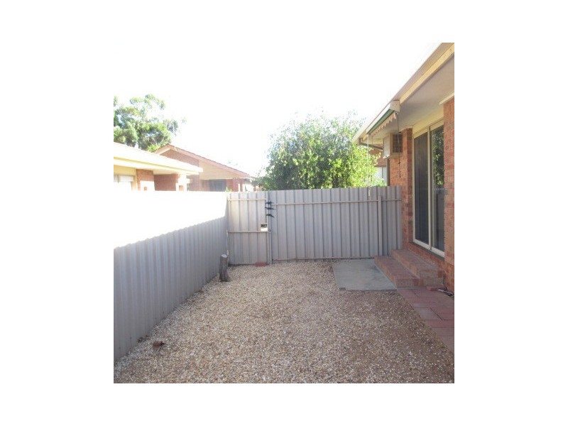 2/31 Hare Street, Echuca VIC 3564