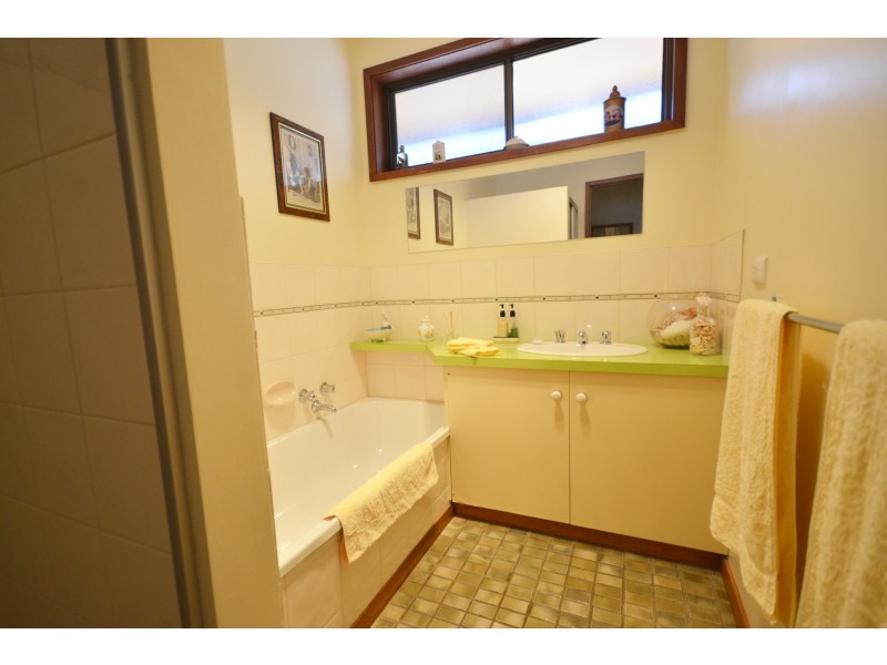 7-11 Warren Street, Echuca VIC 3564