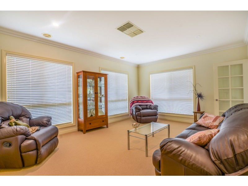 10 Winbi Avenue, Moama NSW 2731