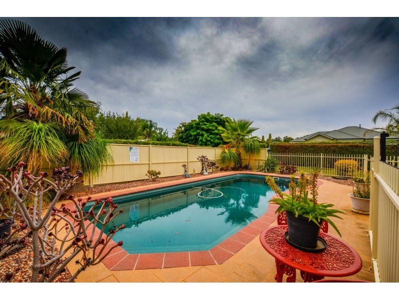 10 Winbi Avenue, Moama NSW 2731