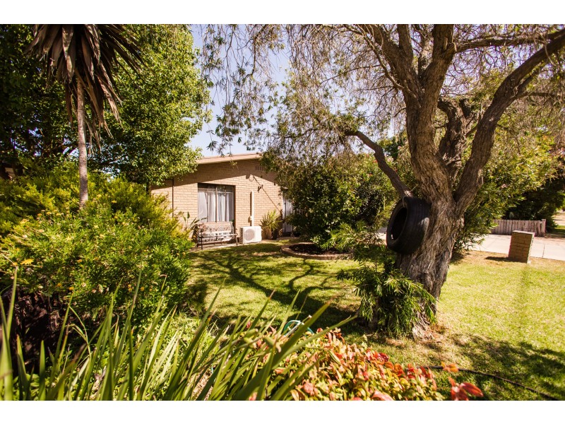 27 Crossen Street, Echuca VIC 3564