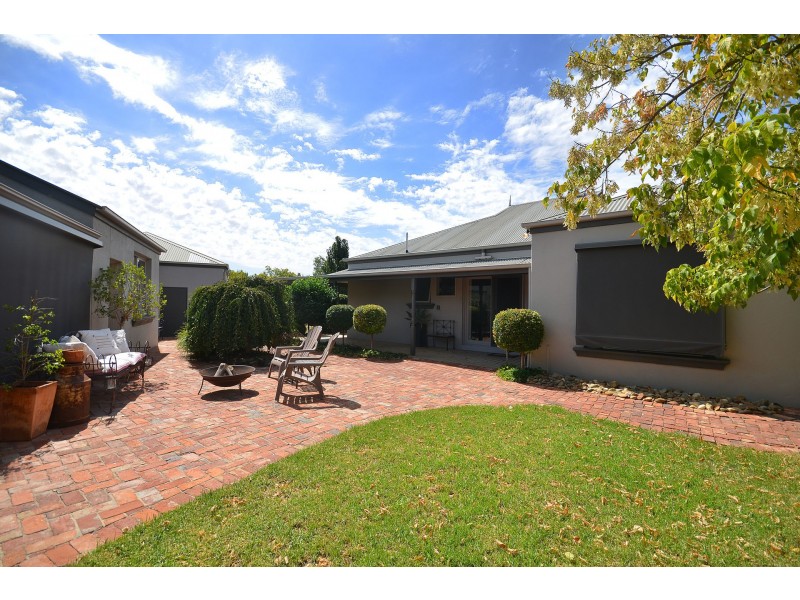 13 Winnima Avenue, Moama NSW 2731