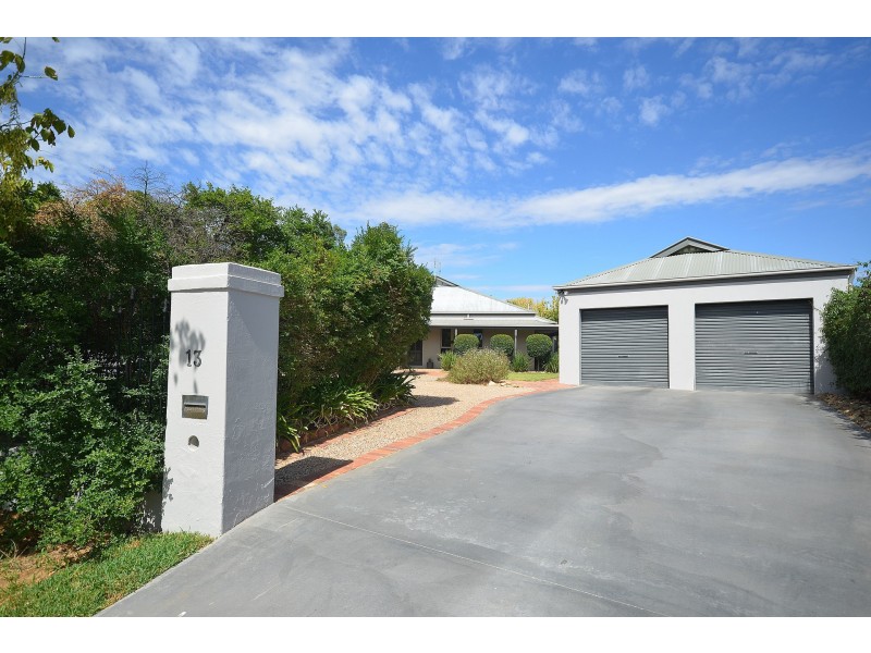 13 Winnima Avenue, Moama NSW 2731