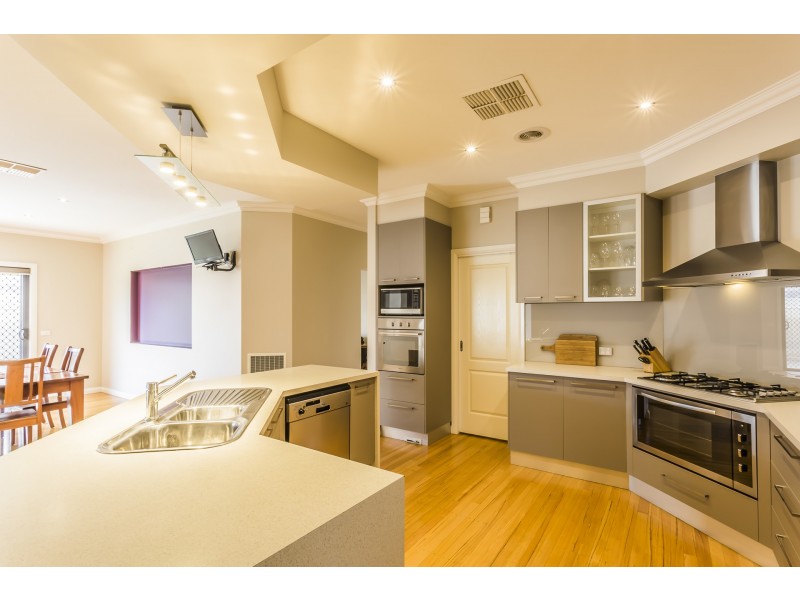 17 Forfar Drive, Moama NSW 2731