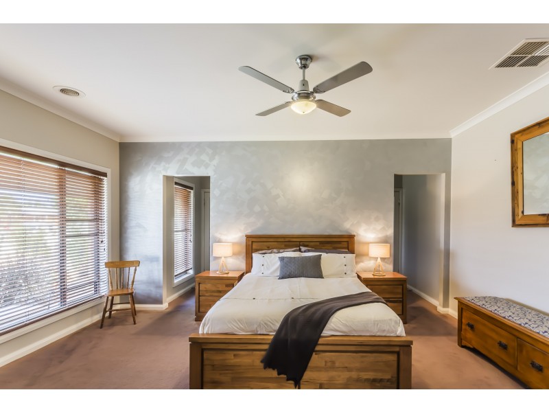 17 Forfar Drive, Moama NSW 2731