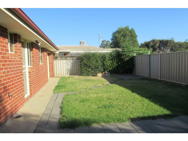 2/115 Shackell Street, Echuca VIC 3564
