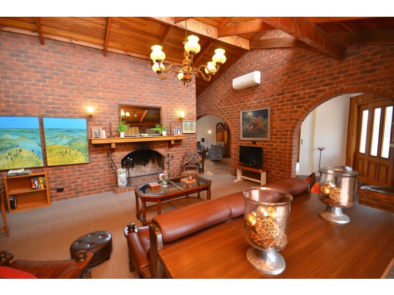 13 Hillview Avenue, Moama NSW 2731