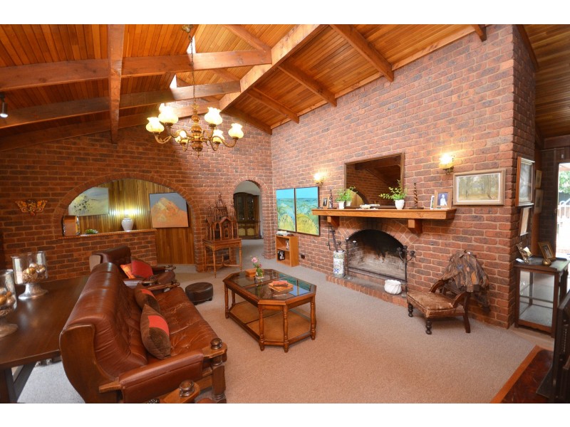 13 Hillview Avenue, Moama NSW 2731