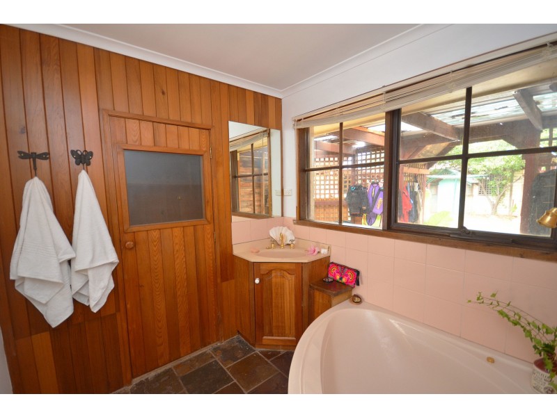 13 Hillview Avenue, Moama NSW 2731