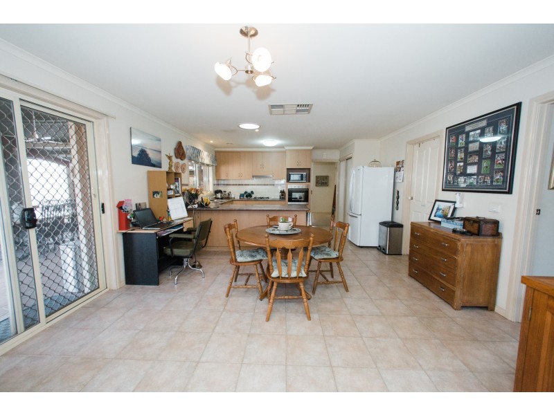 35 Genevieve Avenue, Echuca VIC 3564