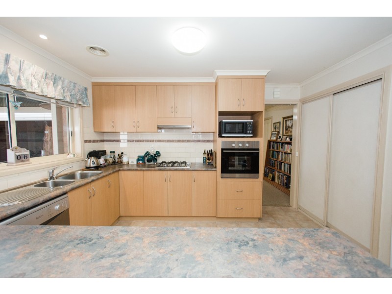 35 Genevieve Avenue, Echuca VIC 3564