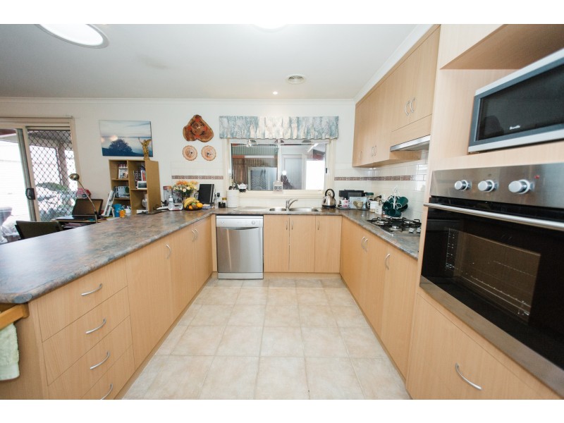 35 Genevieve Avenue, Echuca VIC 3564