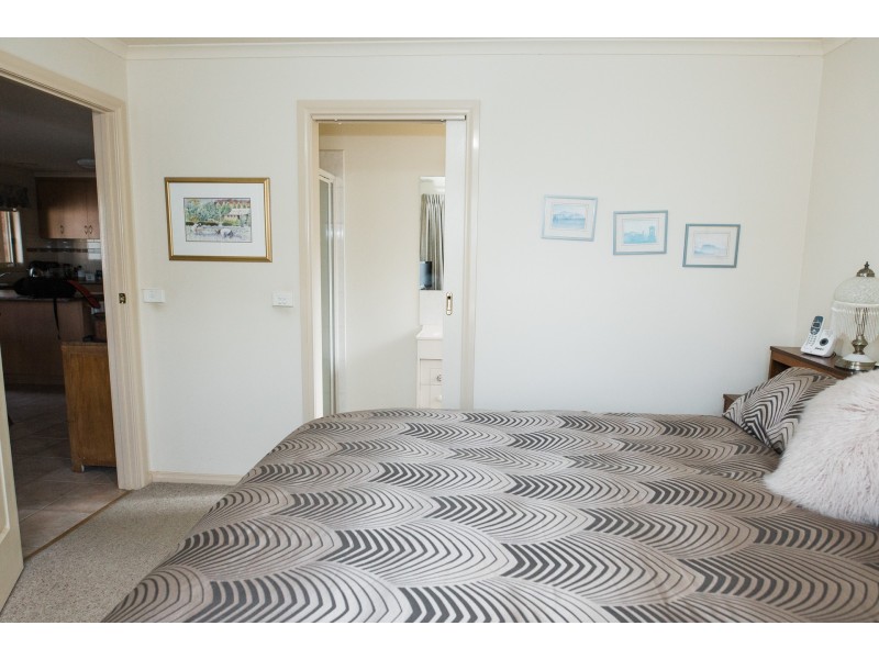 35 Genevieve Avenue, Echuca VIC 3564