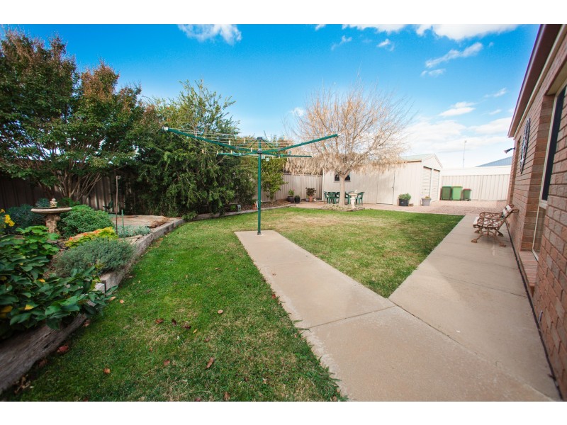 35 Genevieve Avenue, Echuca VIC 3564