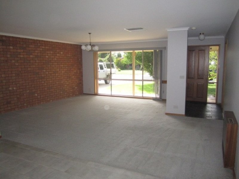 16 Lawson Drive, Moama NSW 2731