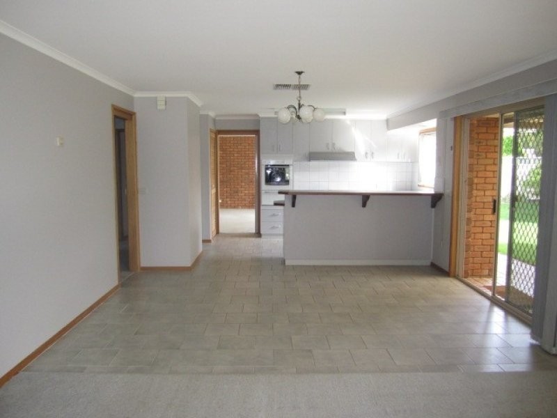 16 Lawson Drive, Moama NSW 2731