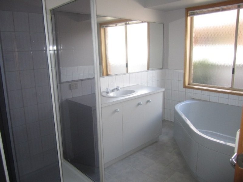 16 Lawson Drive, Moama NSW 2731