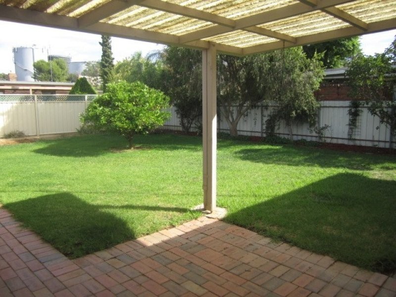 16 Lawson Drive, Moama NSW 2731