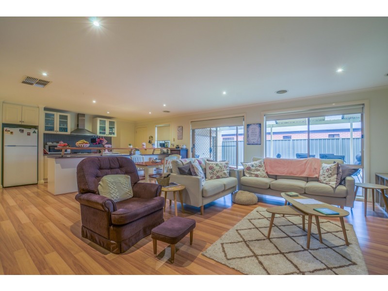 8 Amy Place, Echuca VIC 3564