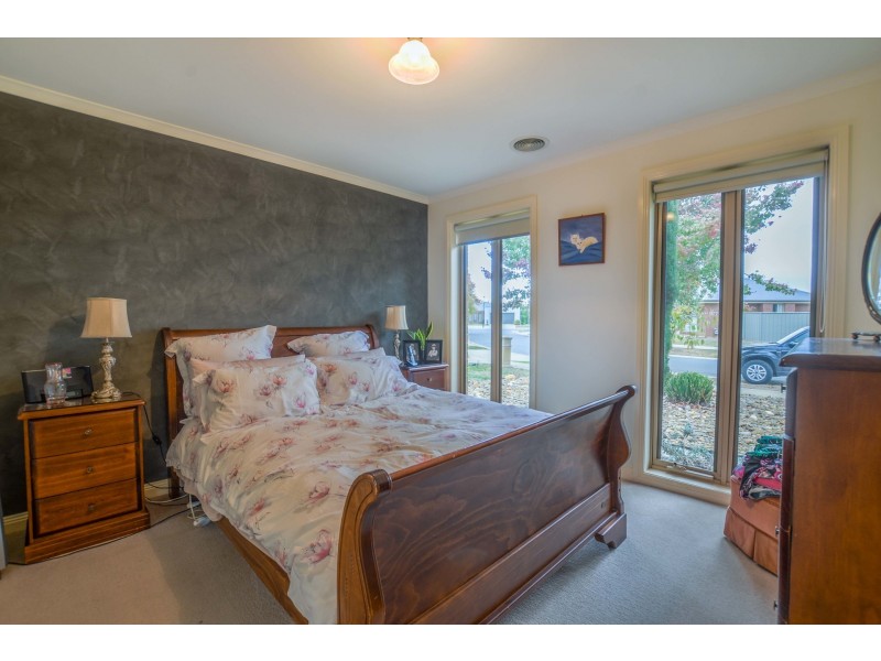 8 Amy Place, Echuca VIC 3564