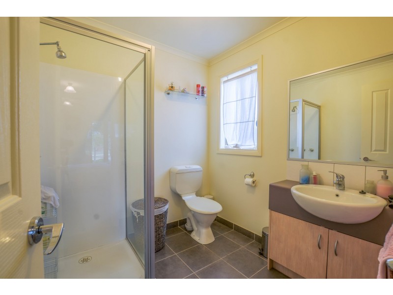 8 Amy Place, Echuca VIC 3564