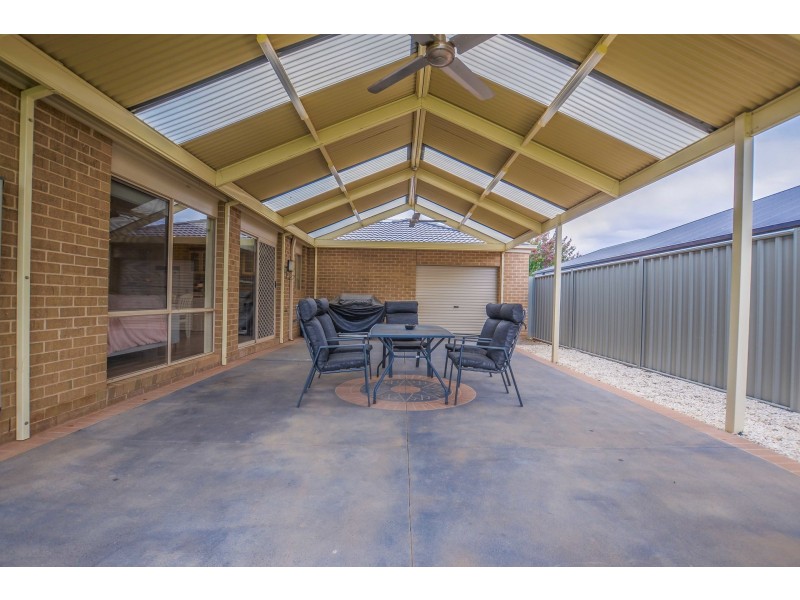 8 Amy Place, Echuca VIC 3564