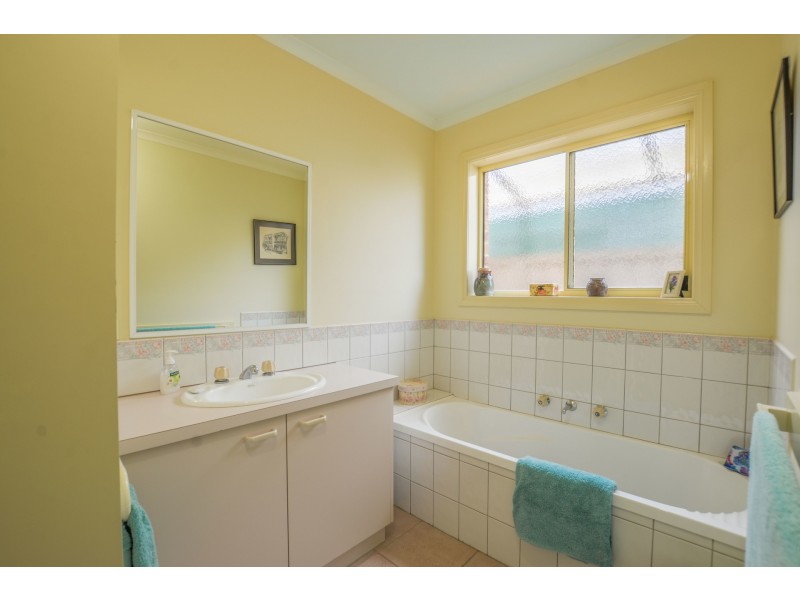 7 Genevieve Avenue, Echuca VIC 3564