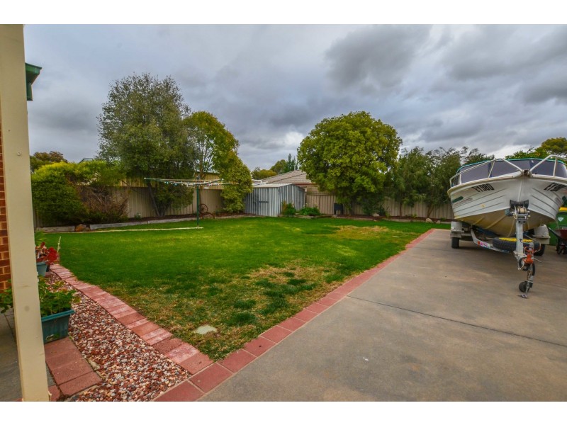 7 Genevieve Avenue, Echuca VIC 3564