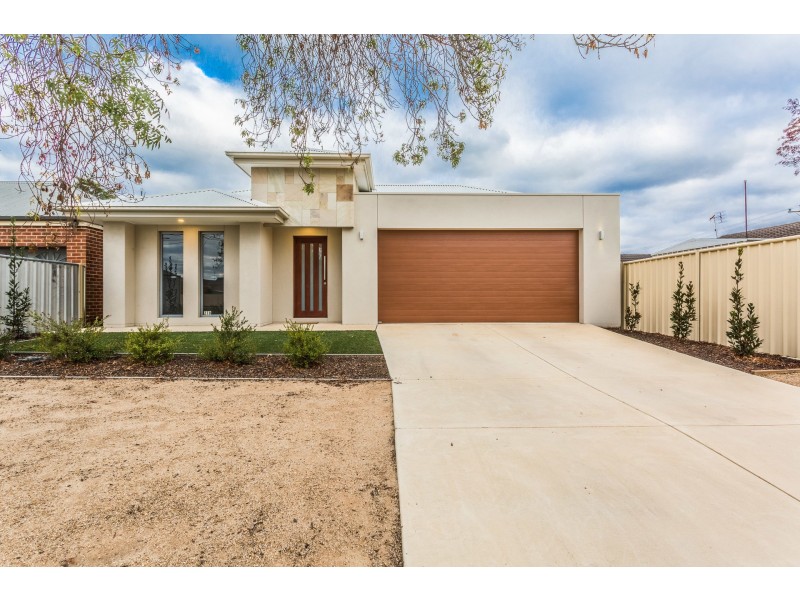 27b Echuca Street, Moama NSW 2731