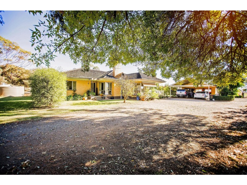 1220 Lowrie Road, Bamawm VIC 3561