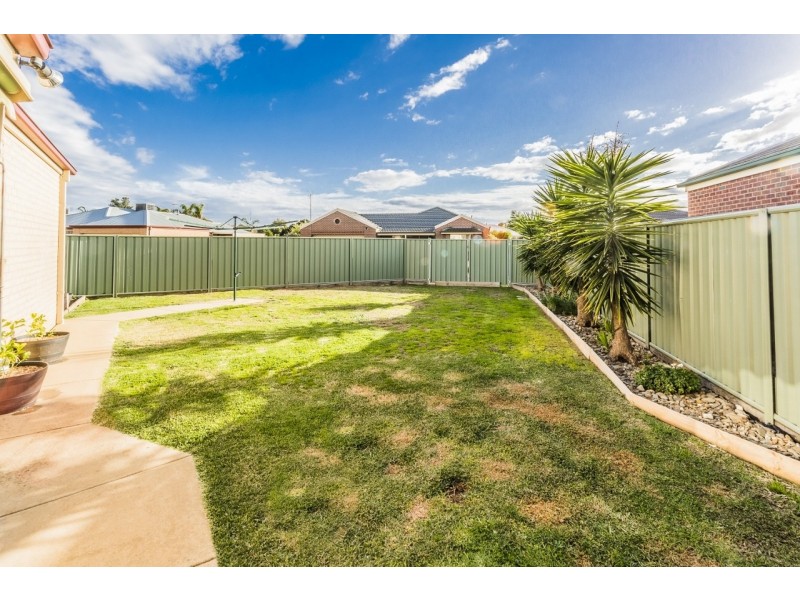 9 John Close, Echuca VIC 3564