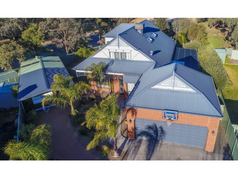 57 Woodlands Circuit, Echuca VIC 3564