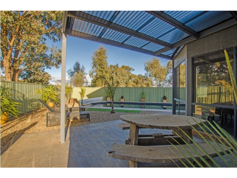 57 Woodlands Circuit, Echuca VIC 3564