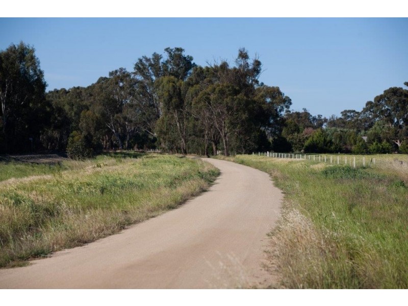 15 Kooyong Parklands, Woods Court, Moama NSW 2731