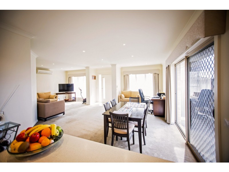 1/23 Sunset Avenue, Echuca VIC 3564