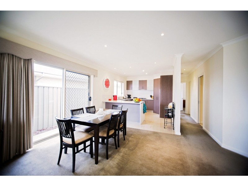 1/23 Sunset Avenue, Echuca VIC 3564