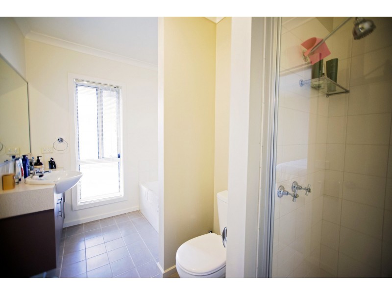 1/23 Sunset Avenue, Echuca VIC 3564