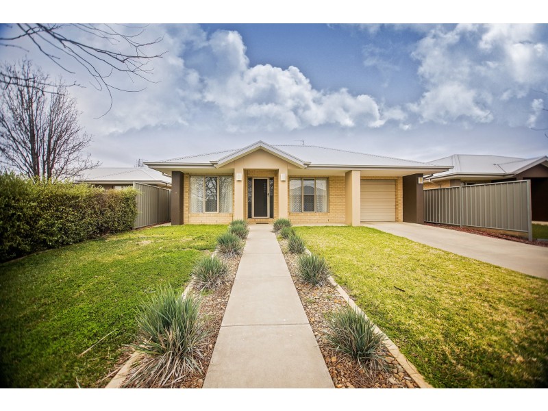 1/23 Sunset Avenue, Echuca VIC 3564