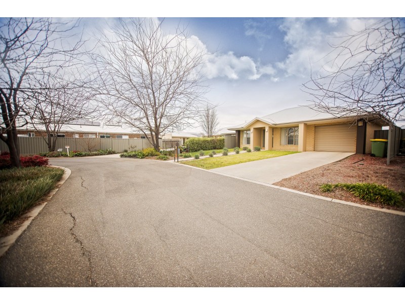 1/23 Sunset Avenue, Echuca VIC 3564