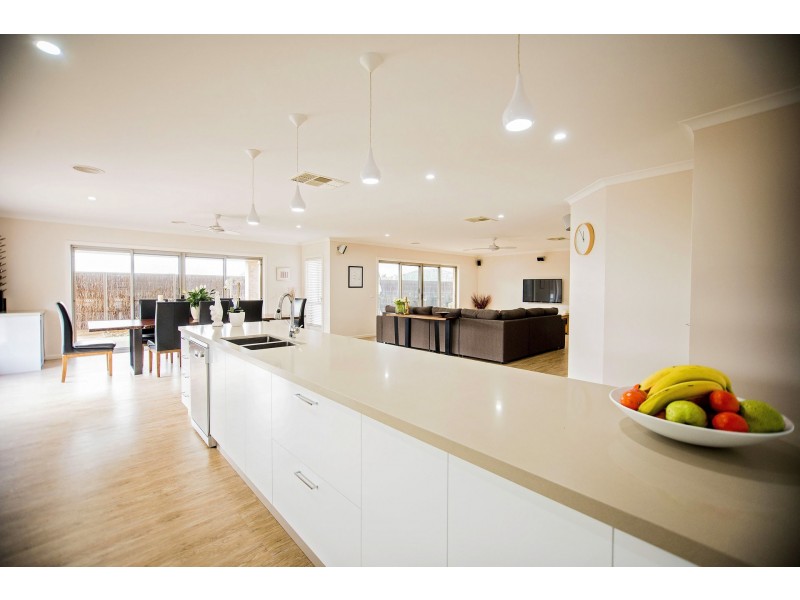 5 Hakea Court, Moama NSW 2731