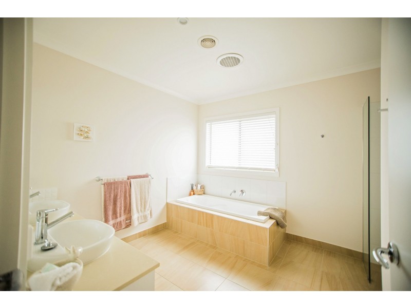 5 Hakea Court, Moama NSW 2731