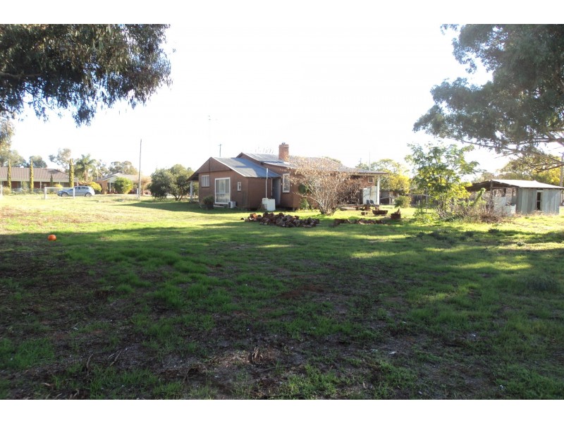 50 Livingstone Street, Mathoura NSW 2710