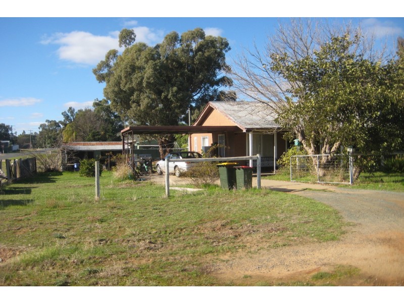 50 Livingstone Street, Mathoura NSW 2710