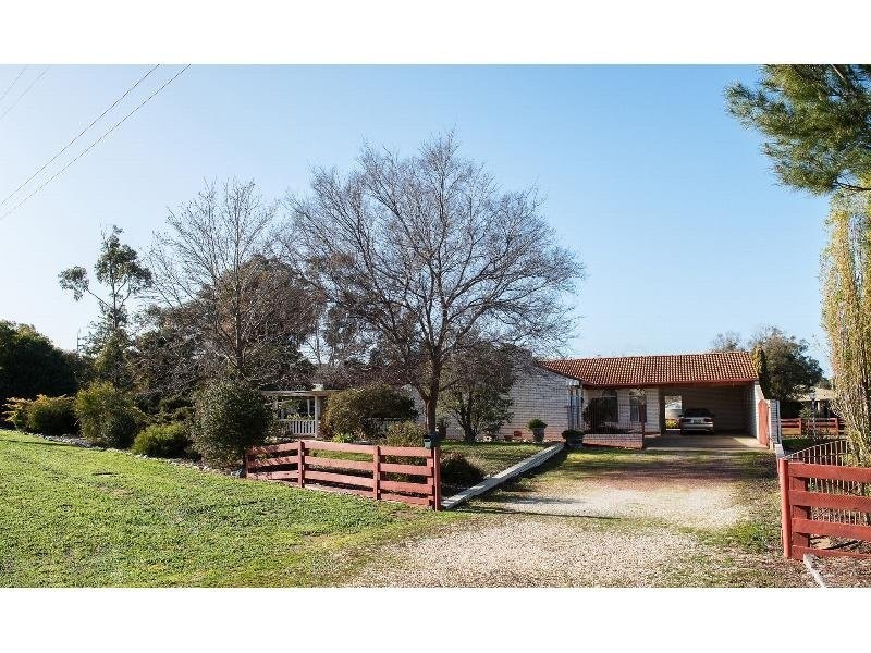 26 Jones Street (picnic Point Road), Mathoura NSW 2710