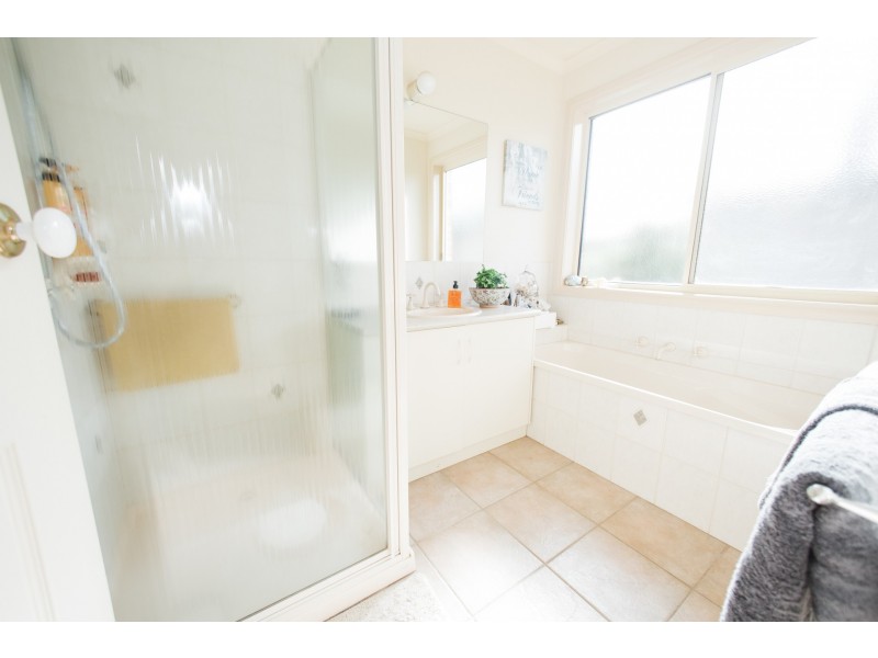 35 Genevieve Avenue, Echuca VIC 3564