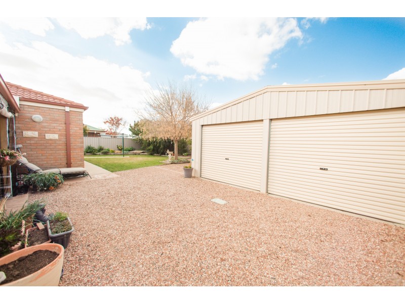 35 Genevieve Avenue, Echuca VIC 3564