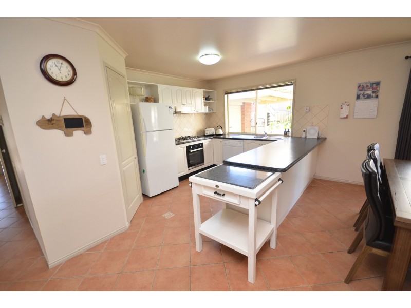 27 Mcswain Road, Echuca VIC 3564