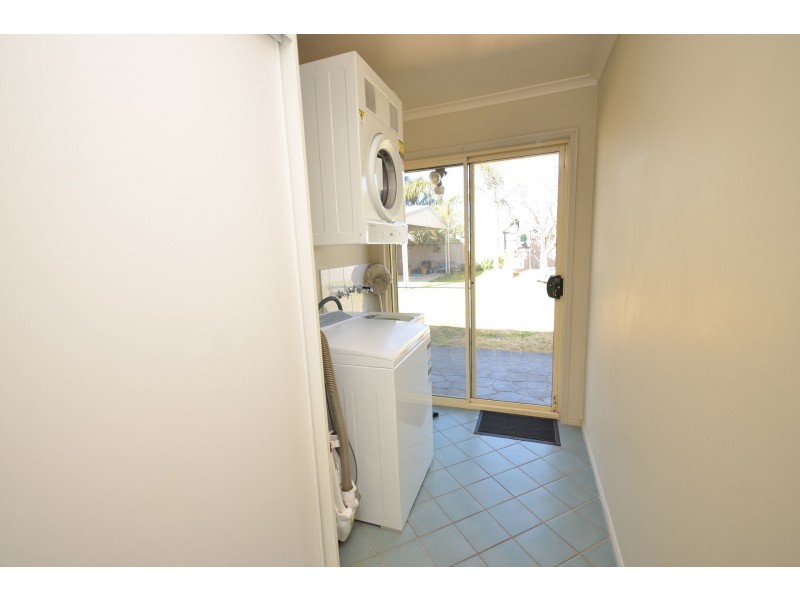 27 Mcswain Road, Echuca VIC 3564